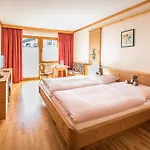 Апартаменты Appartementhaus Alpenrose Пертизау