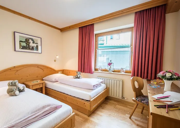 Апартаменты Appartementhaus Alpenrose Пертизау