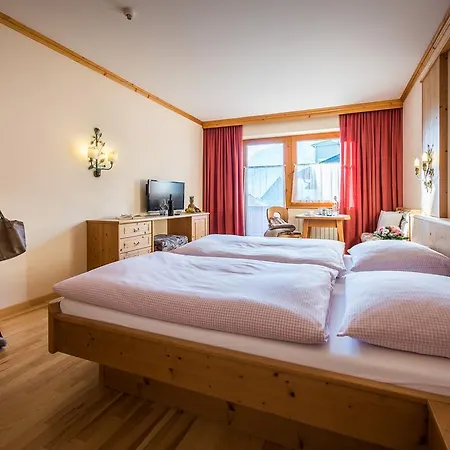 Appartementhaus Alpenrose 佩尔蒂绍