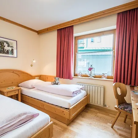 公寓 Appartementhaus Alpenrose 佩尔蒂绍